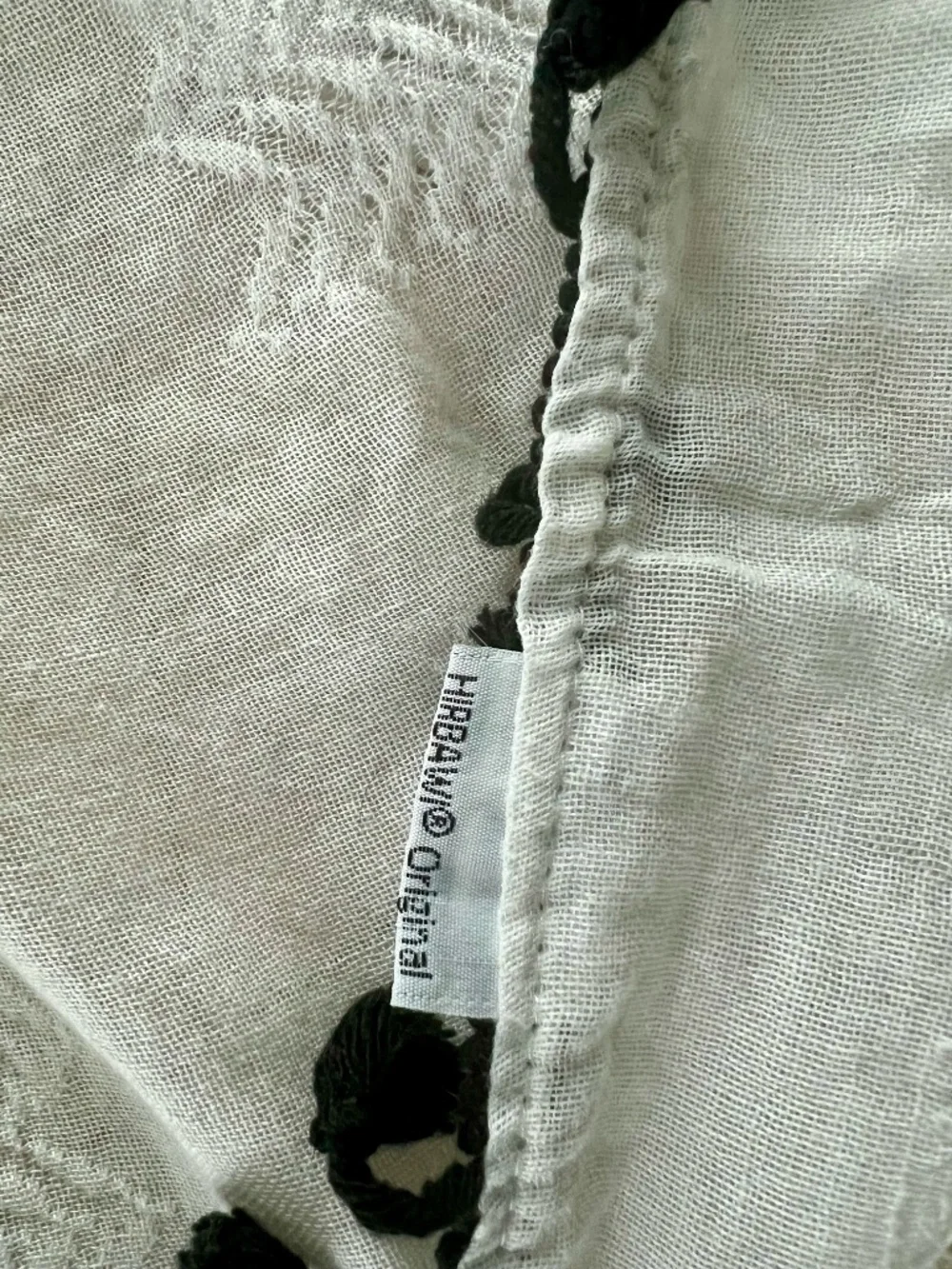 Majdal Hirbawi® Kufiya (White w/ Black) (Wrap, Scarf, Versatile)